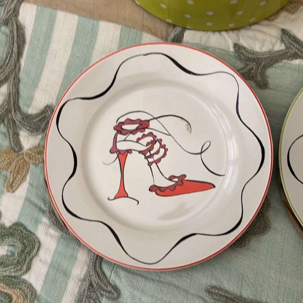 NIB Rosanna 4 salad plates in a box. Fun pattern with shoes - Picture 3 of 9